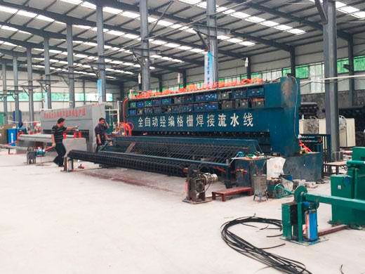 全自動經(jīng)編格柵焊接流水線